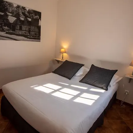 - Domaine De Geffosse Feriehus *