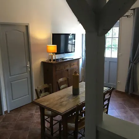 - Domaine De Geffosse * Pont-Évêque