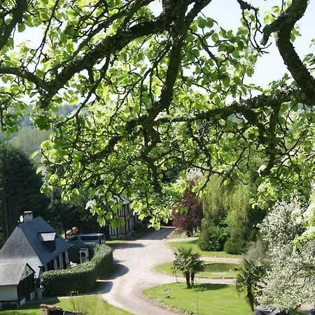 - Domaine De Geffosse *