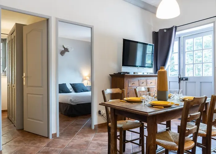 - Domaine De Geffosse Holiday home *