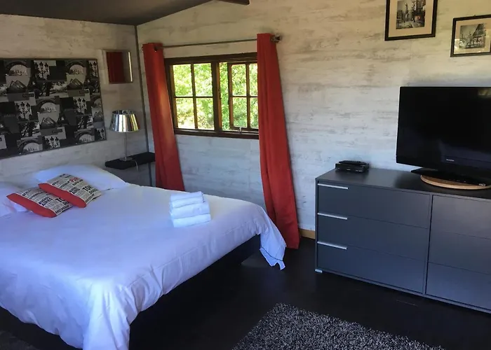 - Domaine De Geffosse