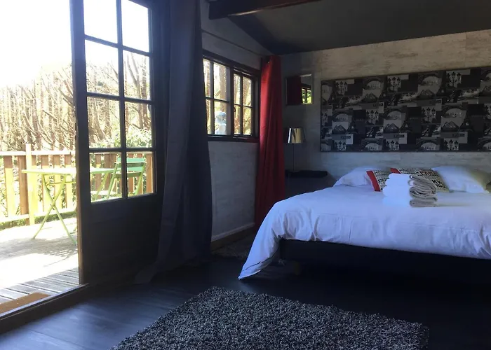 - Domaine De Geffosse